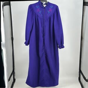 Grannycore Floral Vintage Colorful Purple Embroidered House Dress Medium Robe‎